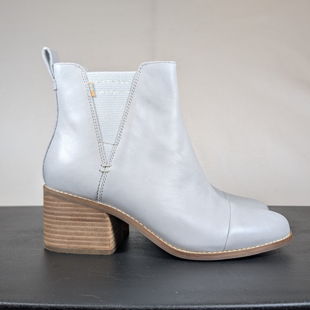 TOMS Esme Chelsea Boots Glacier Grey Leather Cap Toe Block Heel Womens 10 NEW
